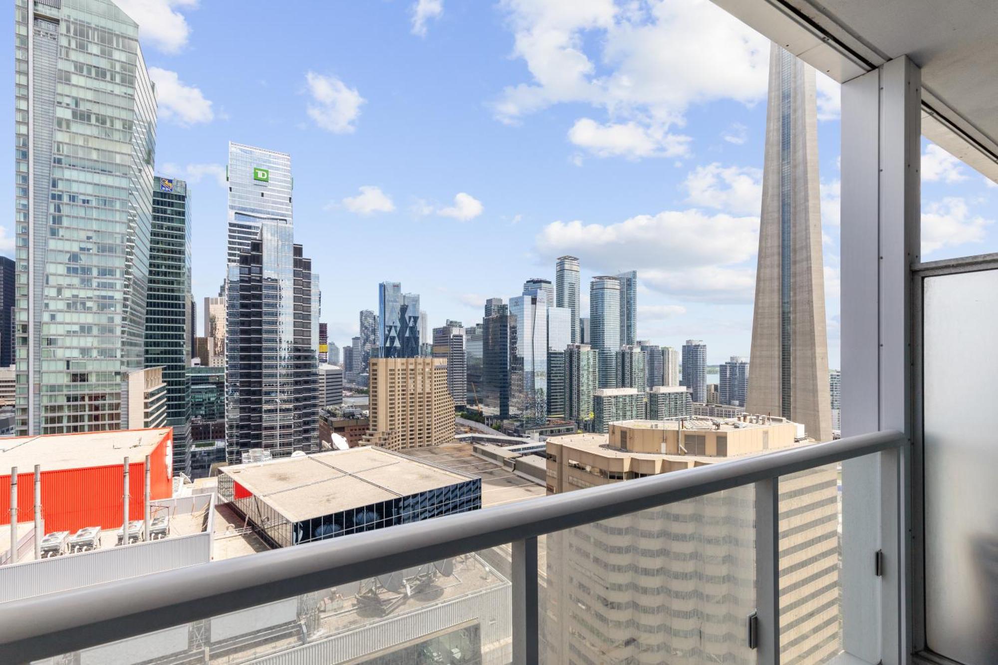Cn Tower View 2 Bedroom * Toronto